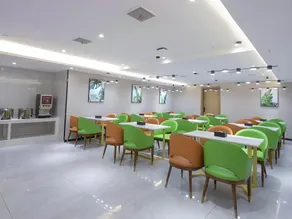 GreenTree Inn Express Shangqiu Beihai Road South Railway Station - Image 2
