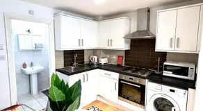 1 Bed Flat London a step to Emirates Stadium - Image 4