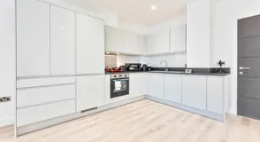 Sophisticated 2 Bedroom apartment in Solihull NEC - Image 5