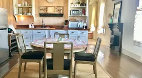 FARMHOUSE INN private apartments - Image 4