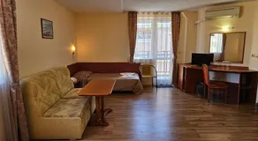 Caprice Family Hotel - Image 2