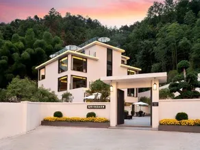 Fenghuang Biancity Mountain Resort Homestay (Fenghuang Ancient Town Nanhua Mountain Forest Park) - Image 4