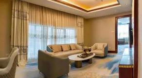 Yijian Holiday Hotel - Image 4