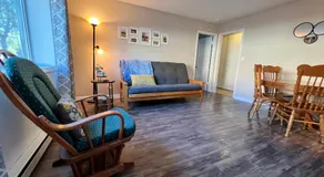 Burrel Avenue Apartments - Image 2