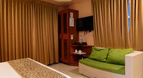 Six In Lodge - Image 5