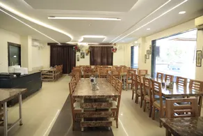 HOTEL DEVRAJ PALACE - Image 4