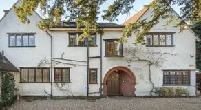 Luxury Period 7 Bed Mansion near Warner Bros - Image 4