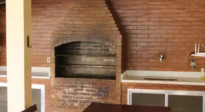 Casa muito espaçosa privativa com Piscina, Churrasqueira e área gourmet - Image 4