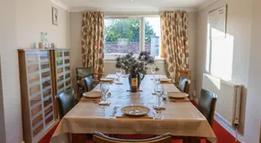 3 Bedroom Home, Peaceful Garden - Image 4