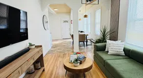 Spacious 3BR Near Boston Free Parking - Image 3