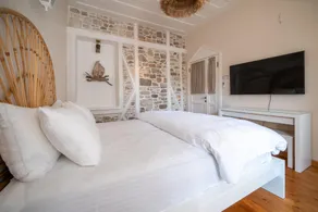 MINIQ HOMES 101 - Near Sea Foça Center 2BR Historic Stone House - Image 2