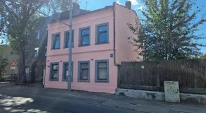 Pink House - Image 4