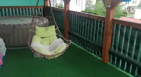 Rodinný půldomek s vybavením a bazenem - Image 2