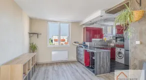 Jolie T3 50m² (+-), balcon, parking, commodités - Image 5