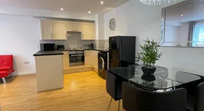 Moda Wigan - Stylish 2 Bed Apartment Central Wigan - Image 4