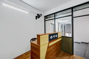 Hotel O Hill Way Rooms - Image 4