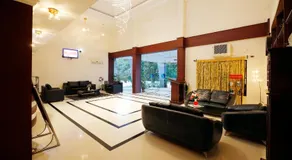 Rose International Hotel - Image 4