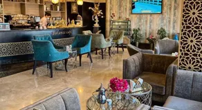 Royal View Hotel - Image 4