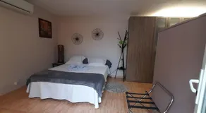 Chambre spacieuse, indépendante, 700m de la gare - Image 2