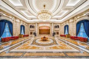 Evergrande Hotel Yichang - Image 2