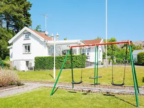 6 person holiday home in LYSEKIL-By Traum - Image 5