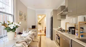4BR Historic Eveleigh Escape - Image 3