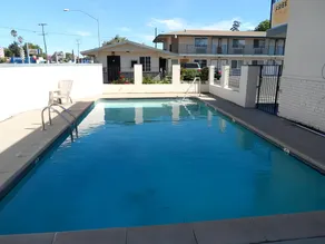 Economy Inn - Image 2