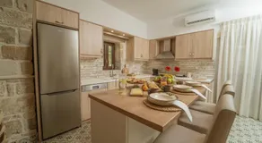 Villa Petrohelidono - Image 4