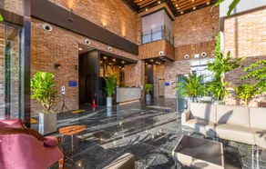 Urban-Est Hotel - Image 5