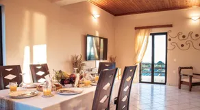 Ocean Breeze Apartment Sea View 100m from Beach - Image 2