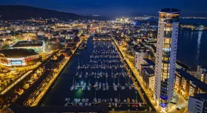 Swansea Marina & Beach Retreat - 3 Bed & Parking - Image 3