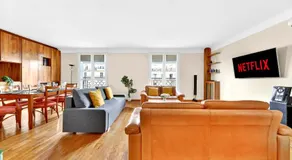 Quartier Arc de Triomphe 2 Bedroom Apartment with Netflix - Image 4