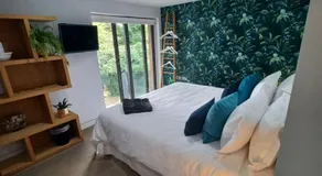Pound Orchard Bed and Breakfast - Image 2