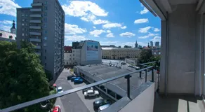 Old Town Grand Theatre Apartment - Image 4