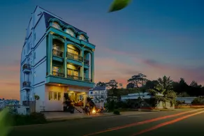 Bee Luxury Da Lat Hotel - Image 2