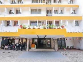 OYO Hotel Srinivas - Image 4
