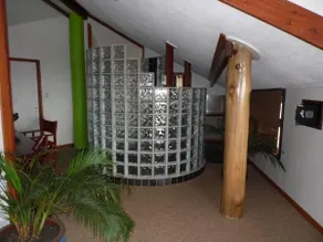 Stiltz Guest House - Image 5