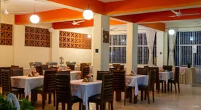 Merry Villa Hotel & Apartments - Image 5