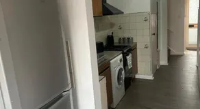 Comfortable Stay With Garden View Near Long Riding - Image 3