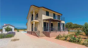 Stunning Home In Pakovo Selo - Image 3