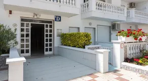Apt 200 meters from the beach id - Image 3