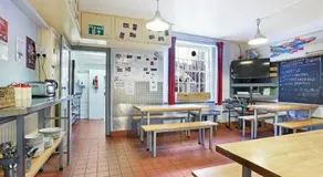 Astor Victoria Hostel - Image 2