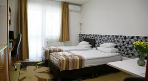 Auguszta Hotel - Image 2