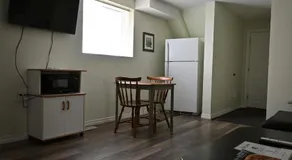 Luxury Suite - Image 4