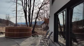 4 Seasons - House - Image 3