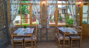 Chrystal Guest House - Image 5