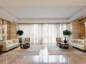 Royale Tower Hotel - Image 4