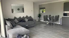 Purpose built 3 bedroom holiday barn - Image 2