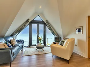 Beach House in Mousehole with Stunning Sea Views - Image 2