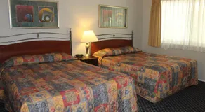 Golden Chain Motel - Image 2